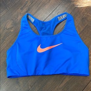 NIKE SPORTS BRA SIZE MEDIUM